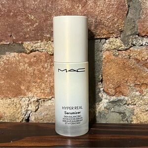 MAC Cosmetics Hyper Real Serumizer serum